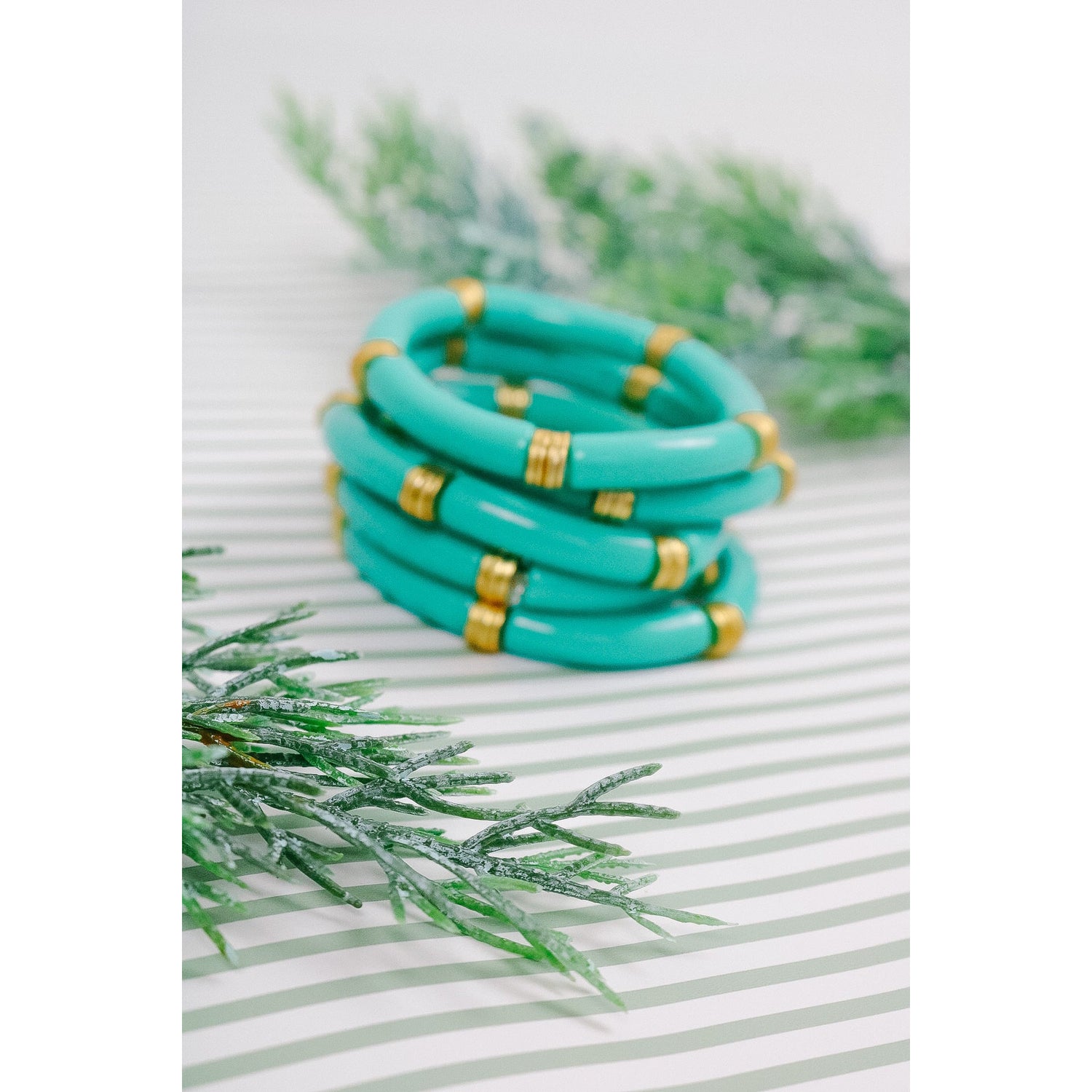 Acrylic bead stretch bracelets | Beaded stretch bracelet, Acrylic beads,  Stretch bracelets